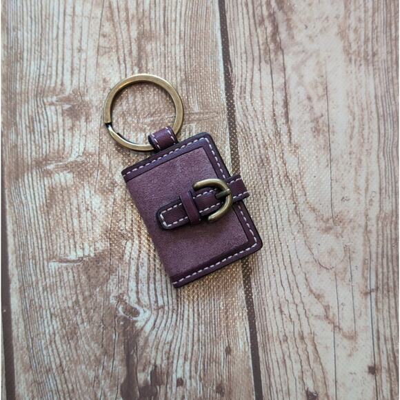 Coach Photo Holder Keychain - Picture Keychain - Picture 1 of 4